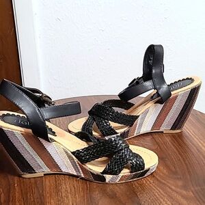 Rialto Wedge Sandals, Black with Stripe Heel, Size 10 Shoes